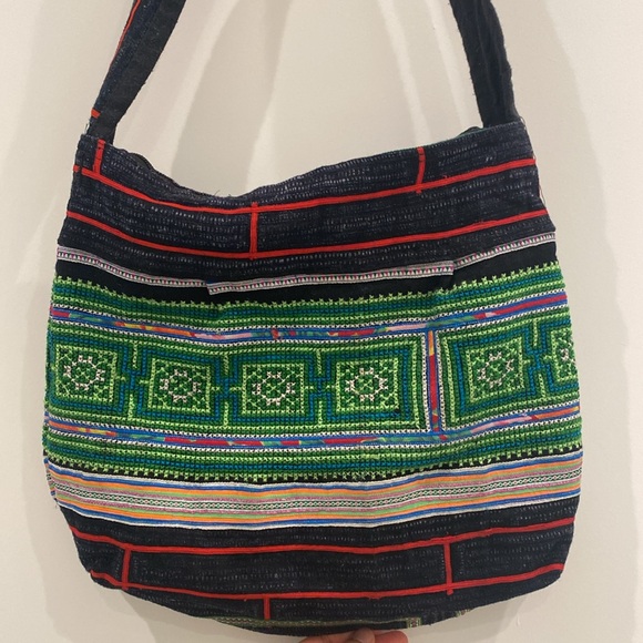 Colourful ethnic crossbody bag with zipper - Picture 3 of 10
